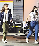 The-Last-Thing-He-Told-Me-On-Set-07-29-008.jpg