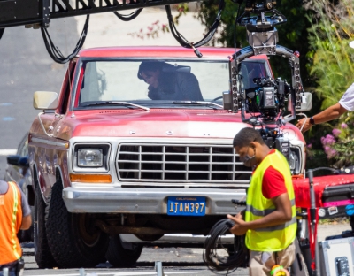 Click to view full size image
==============
On-Set-The-Last-Thing-He-Told-Me-May-16-022.jpg On-Set-The-Last-Thing-He-Told-Me-May-16-022.jpg