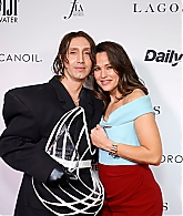 Filename=jengarneronline_dailyfrontrowawards_redcarpet_284129.jpg
Filesize=644KiB
Dimensions=2048x1483
Date added=May 11, 2025 jengarneronline_dailyfrontrowawards_redcarpet_284129.jpg